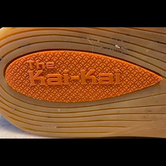 The Kai-Kai Thong Wedge Sandals Brown Suede Missing Few Metal Studs Women 7 USED - Picture 10 of 11